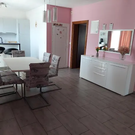 Apartment Apartman Cvita Weißenburg